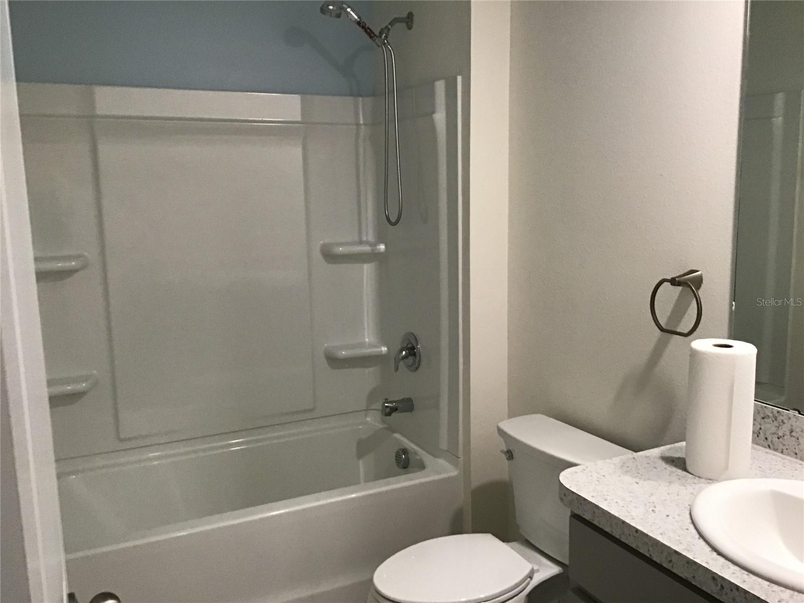 Listing photo id 13 for 7729 Rosewood Garden Loop