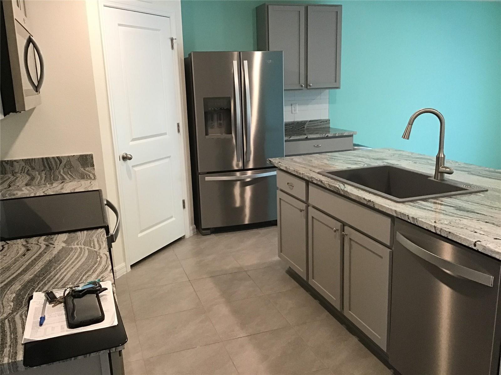 Listing photo id 2 for 7729 Rosewood Garden Loop