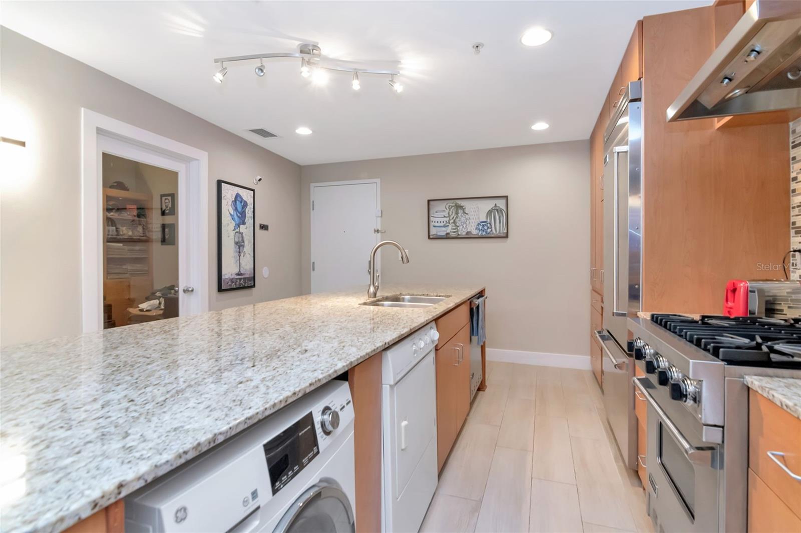 Image 4 of 58 For 1120 Kennedy Boulevard 513