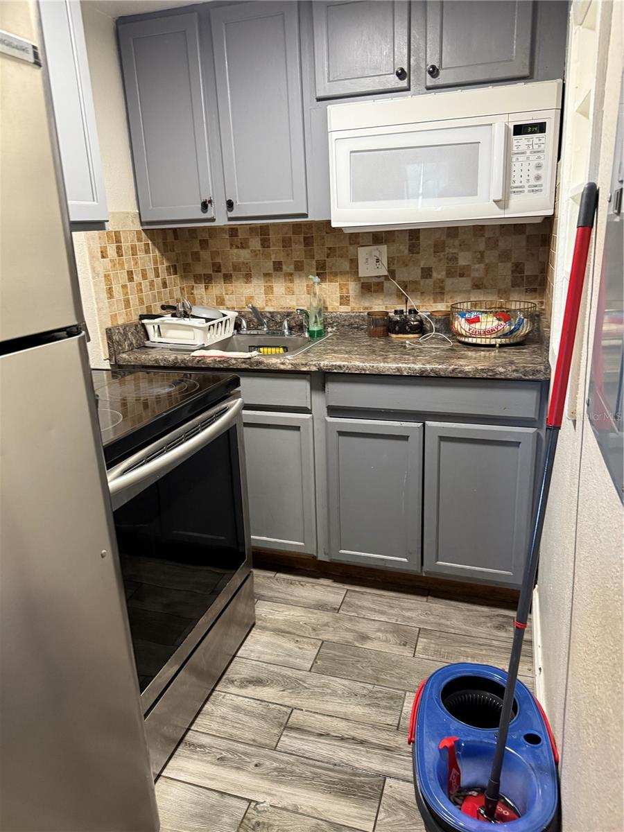 Image 13 of 15 For 1379 Martin Luther King Jr Avenue