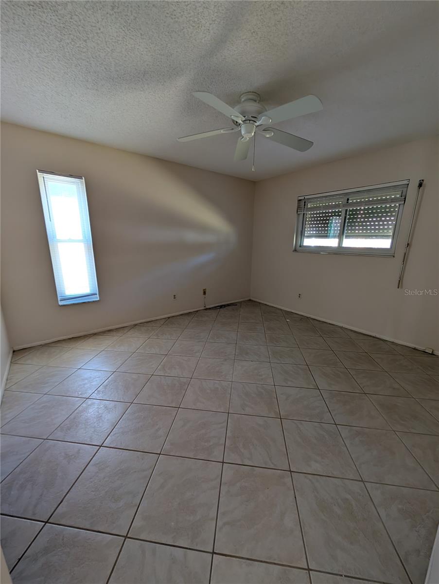 Image 14 of 23 For 7241 Parkside Villas Drive N