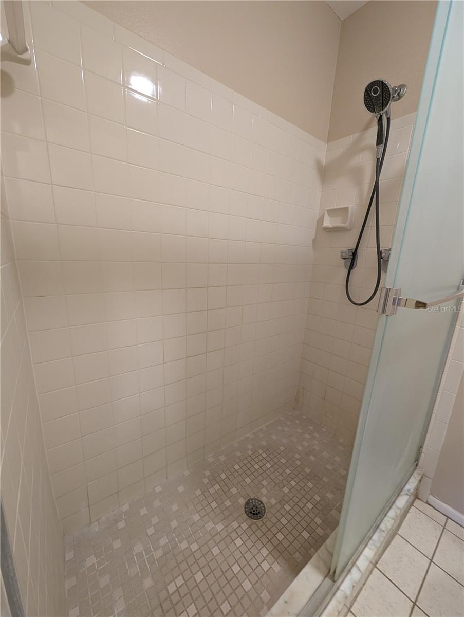 Image 17 of 23 For 7241 Parkside Villas Drive N