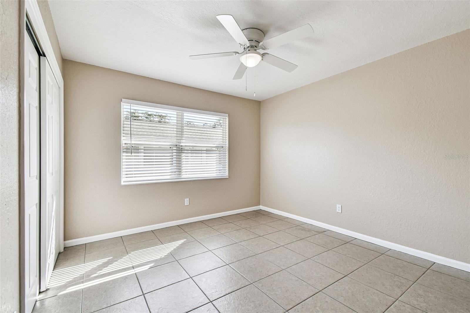 Listing photo id 21 for 3750 139th Avenue