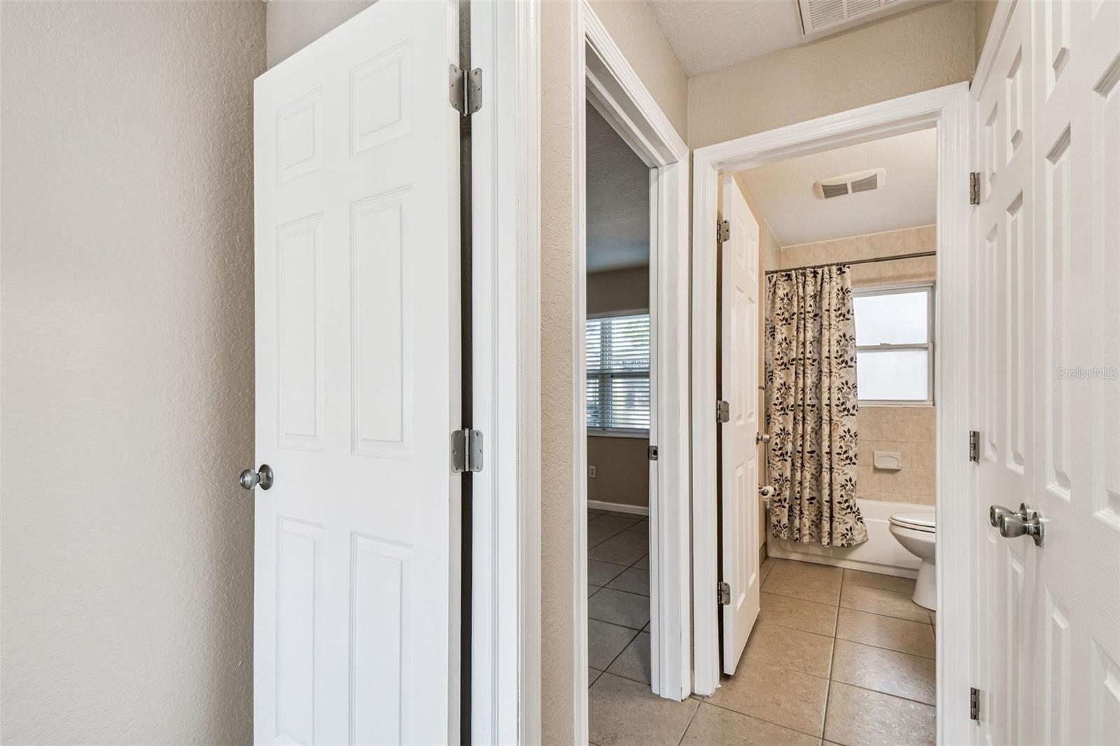 Listing photo id 25 for 3750 139th Avenue