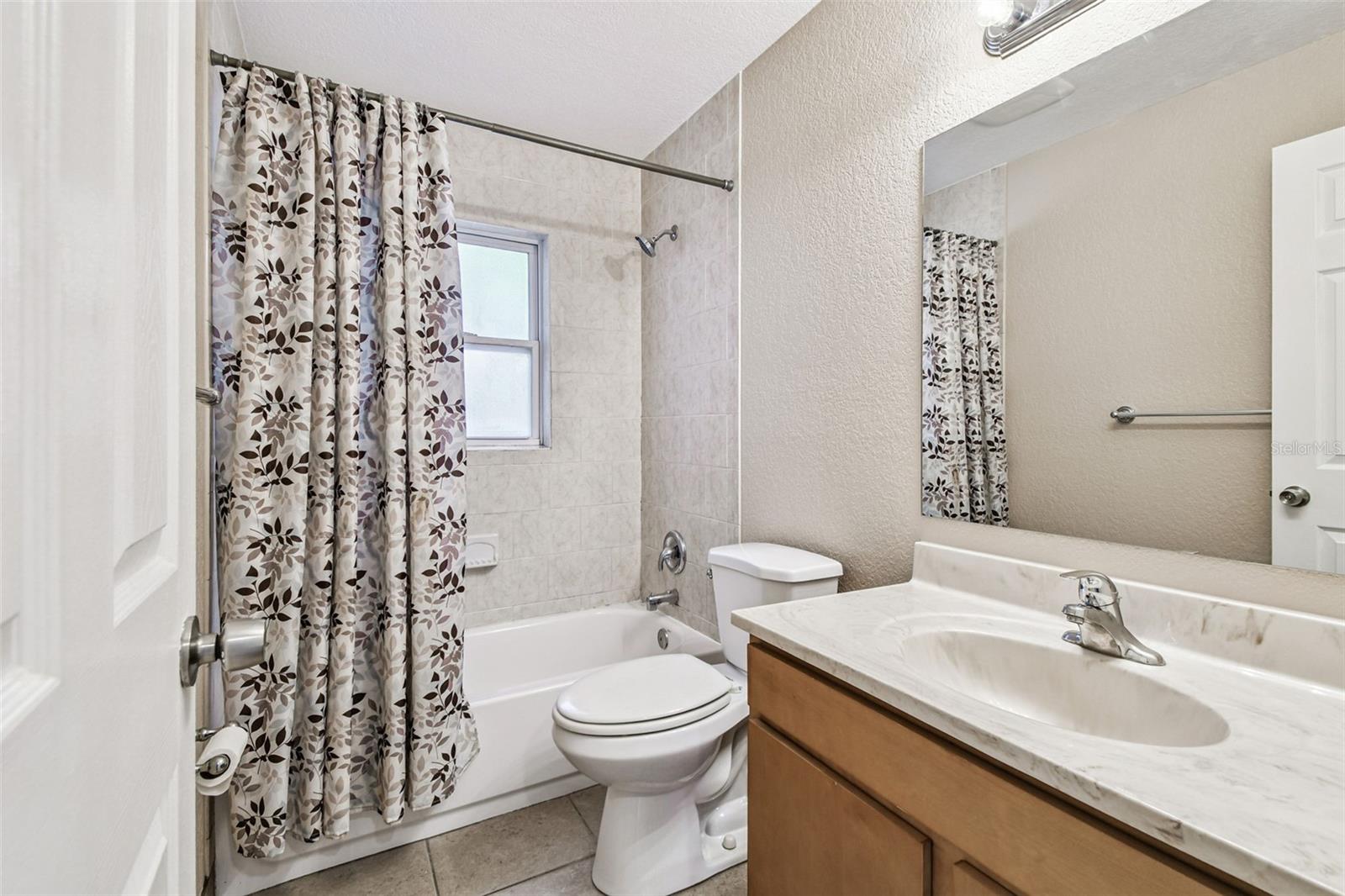 Listing photo id 26 for 3750 139th Avenue