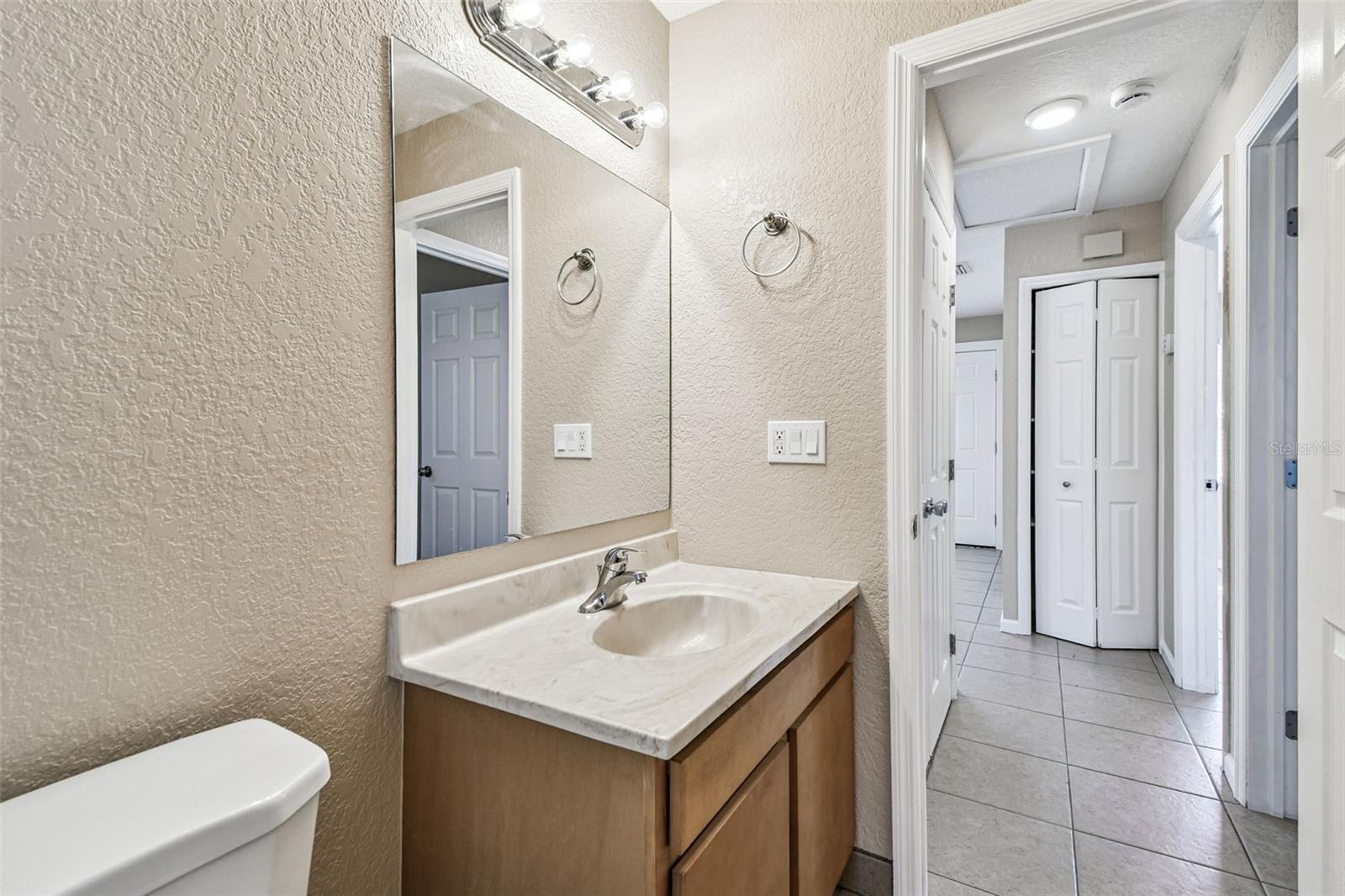 Listing photo id 28 for 3750 139th Avenue