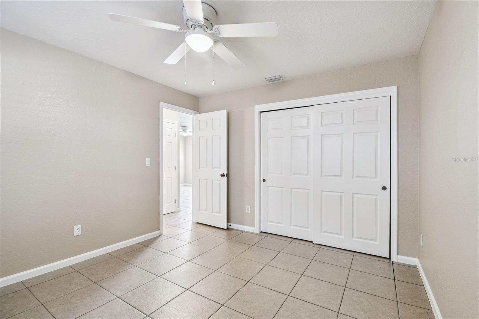 Listing photo id 31 for 3750 139th Avenue