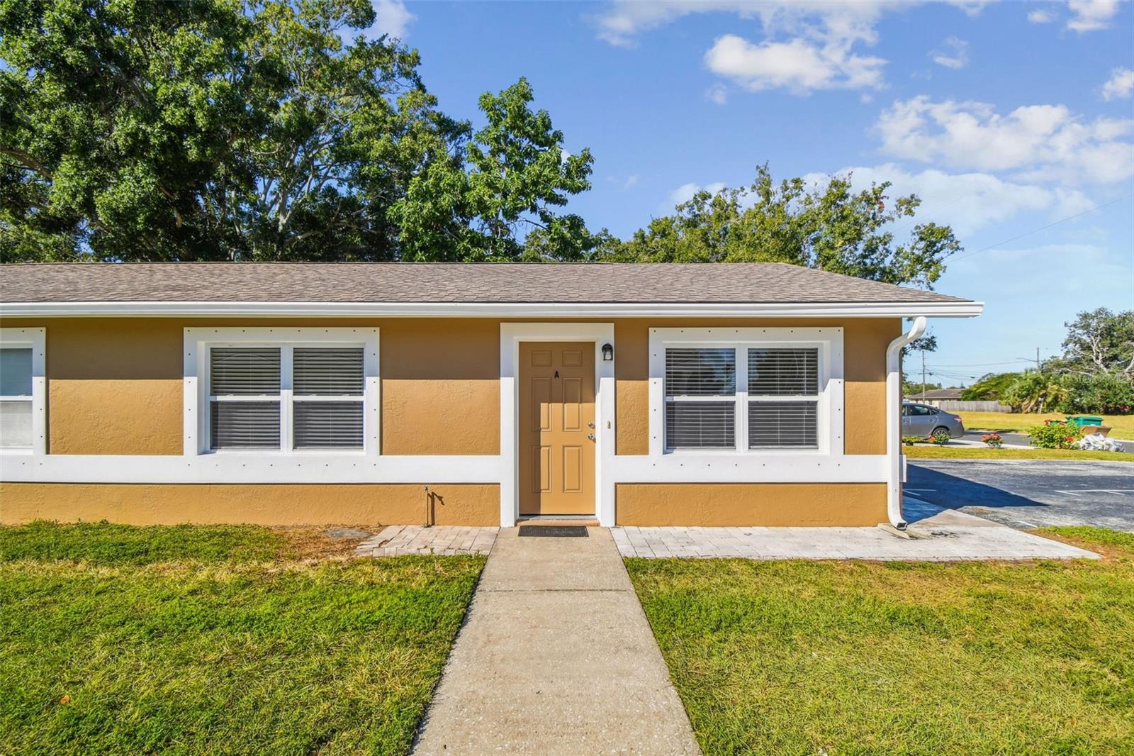 Listing photo id 3 for 3750 139th Avenue