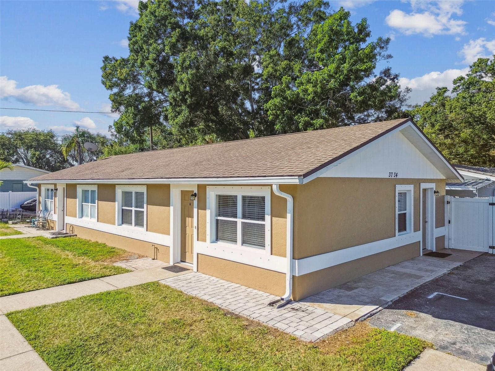 Listing photo id 4 for 3750 139th Avenue