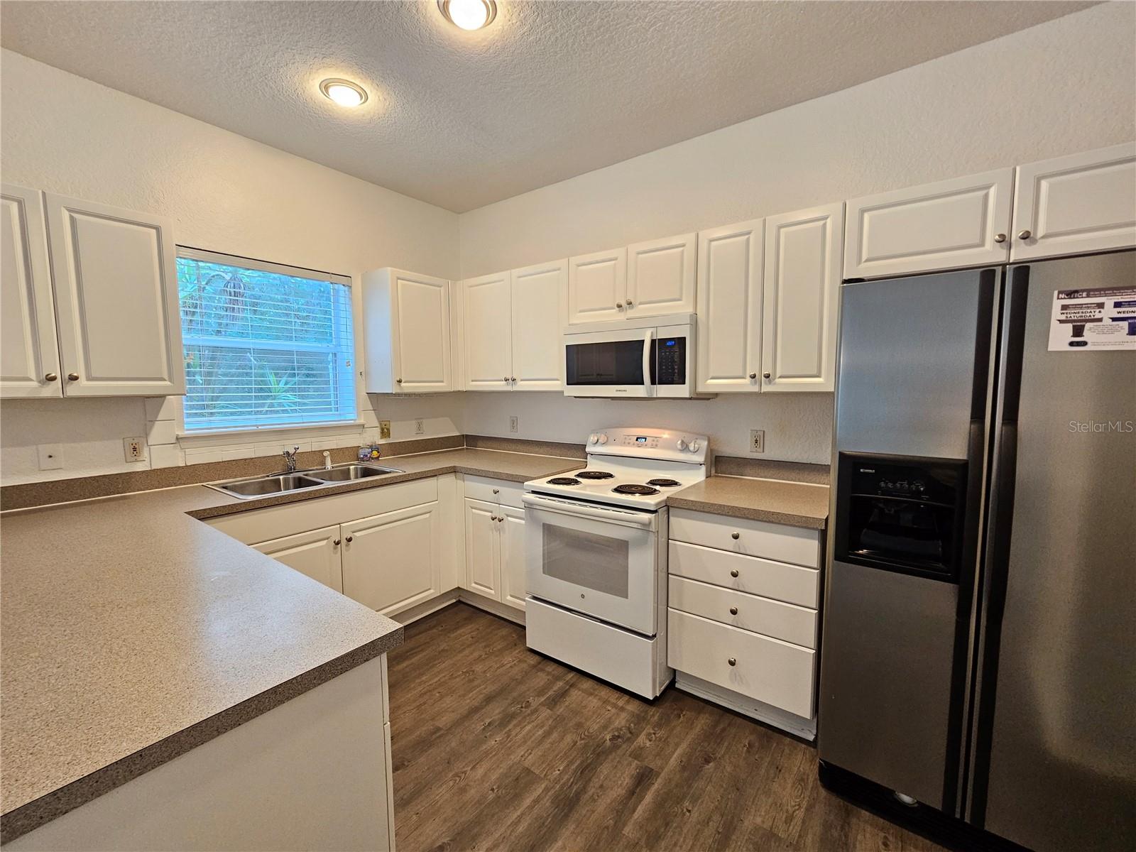 Image 10 of 48 For 16309 Fairford Palms Court