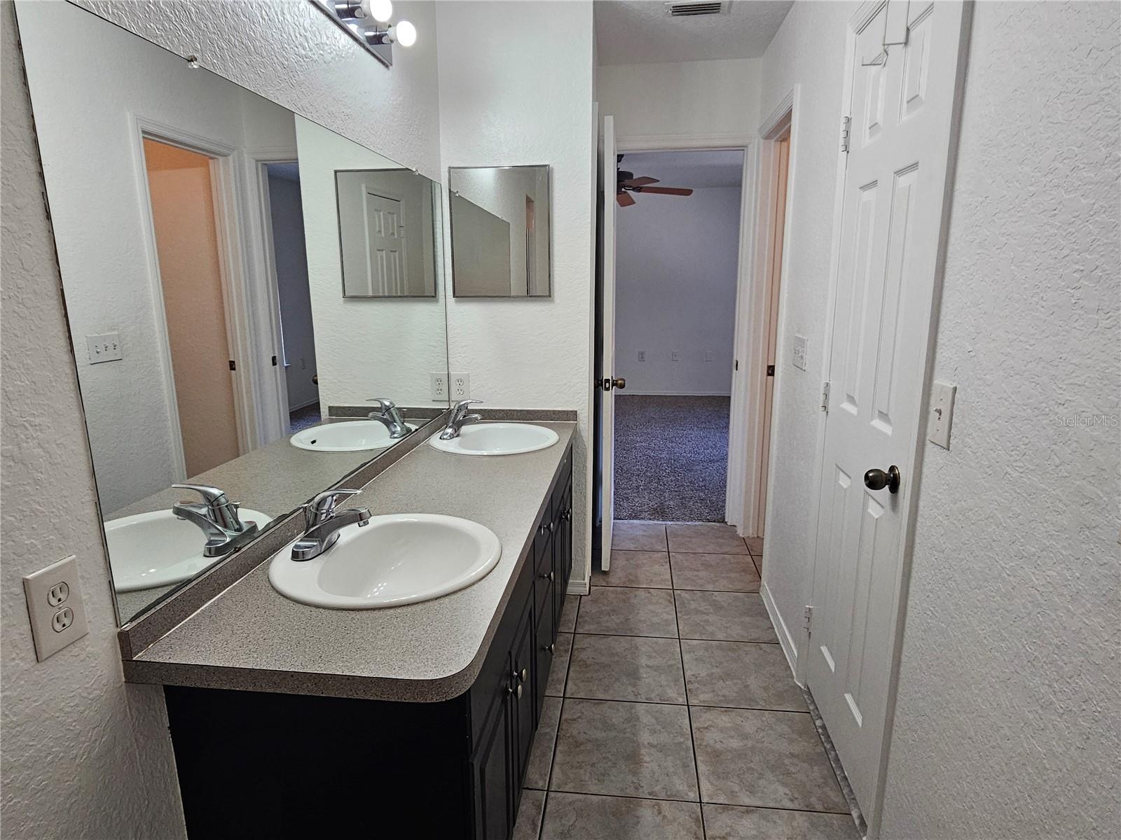 Image 23 of 48 For 16309 Fairford Palms Court