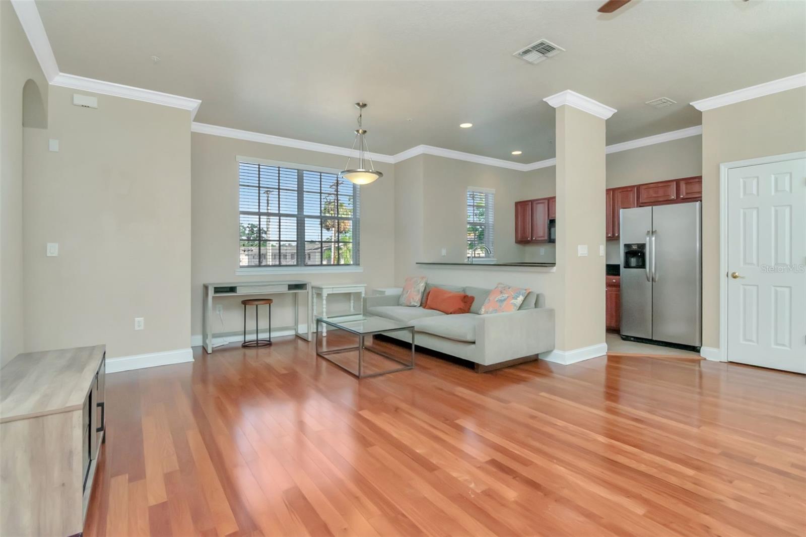 Image 11 of 33 For 608 Matanzas  2