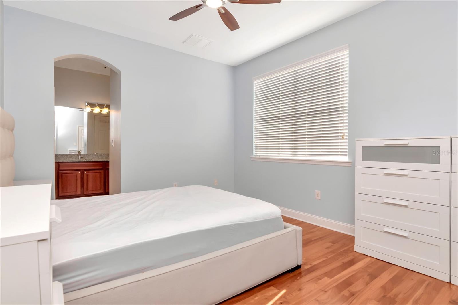 Image 28 of 33 For 608 Matanzas  2