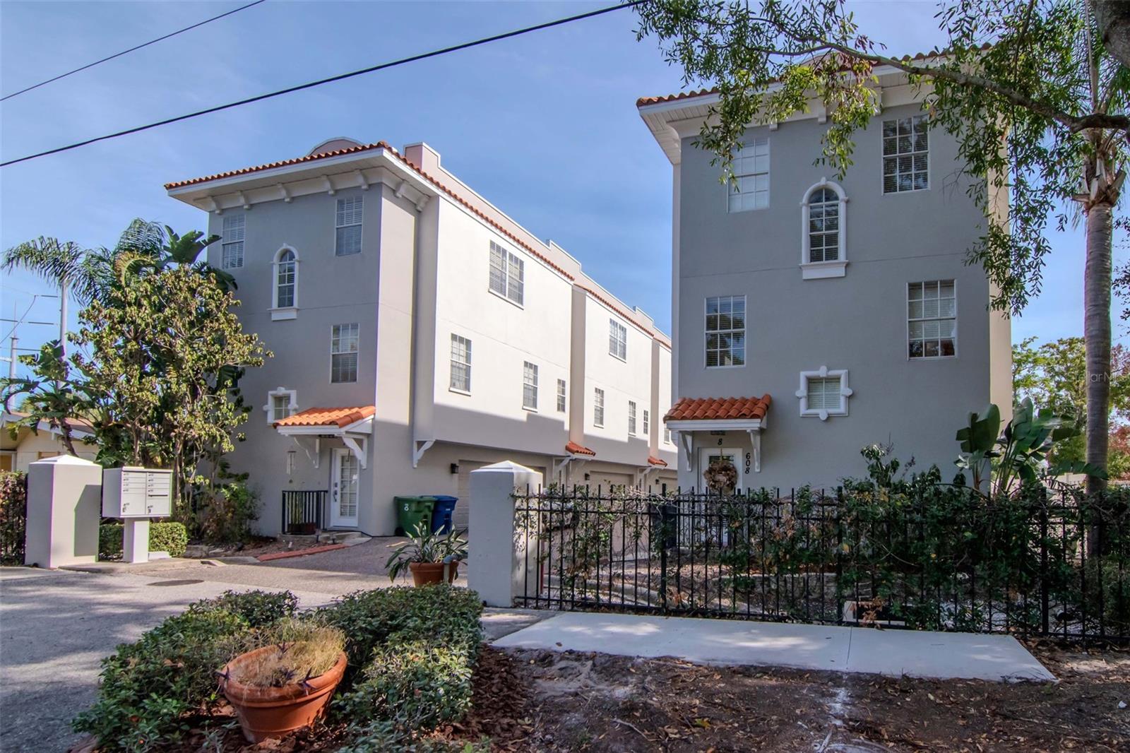 Image 3 of 33 For 608 Matanzas  2