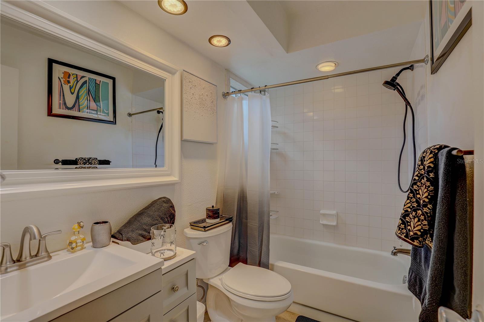 Image 21 of 45 For 4408 Bay To Bay Boulevard