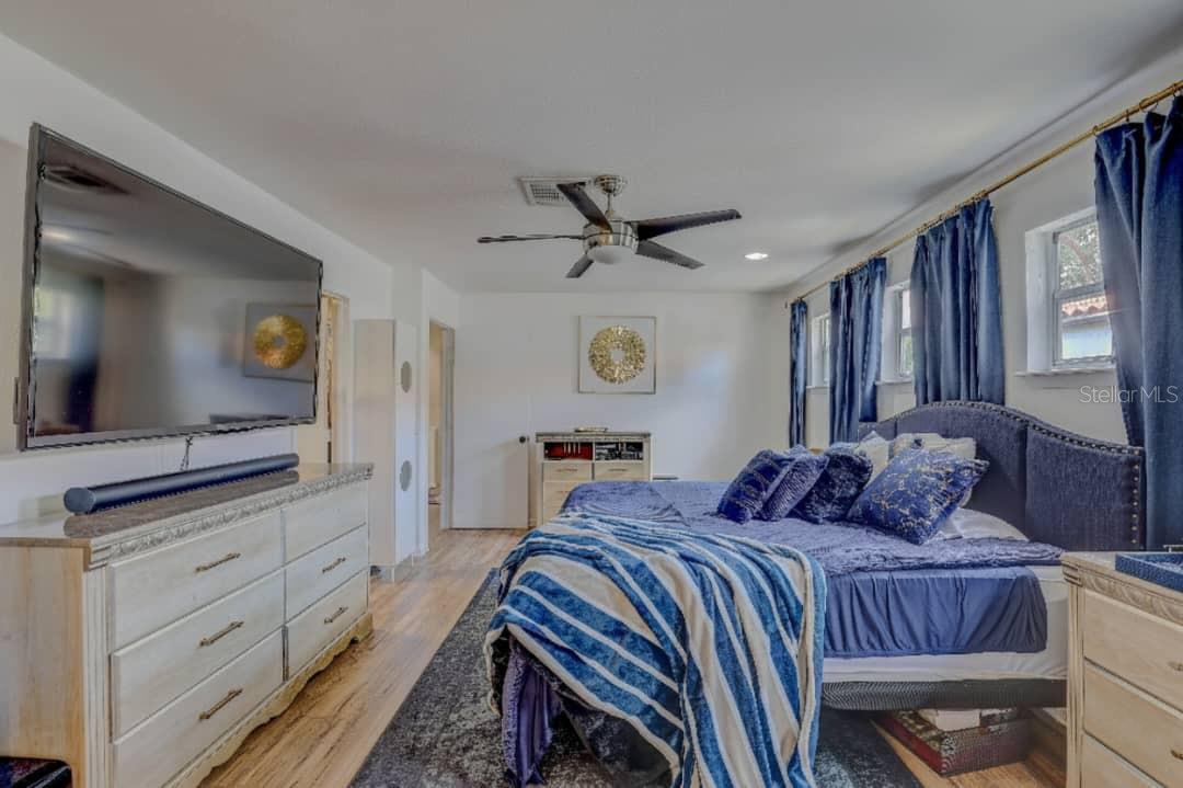 Image 26 of 45 For 4408 Bay To Bay Boulevard