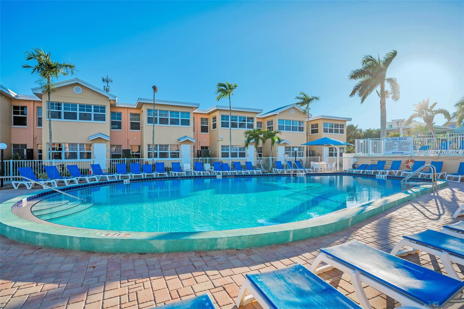 Image 30 of 48 For 19417 Gulf Boulevard F207