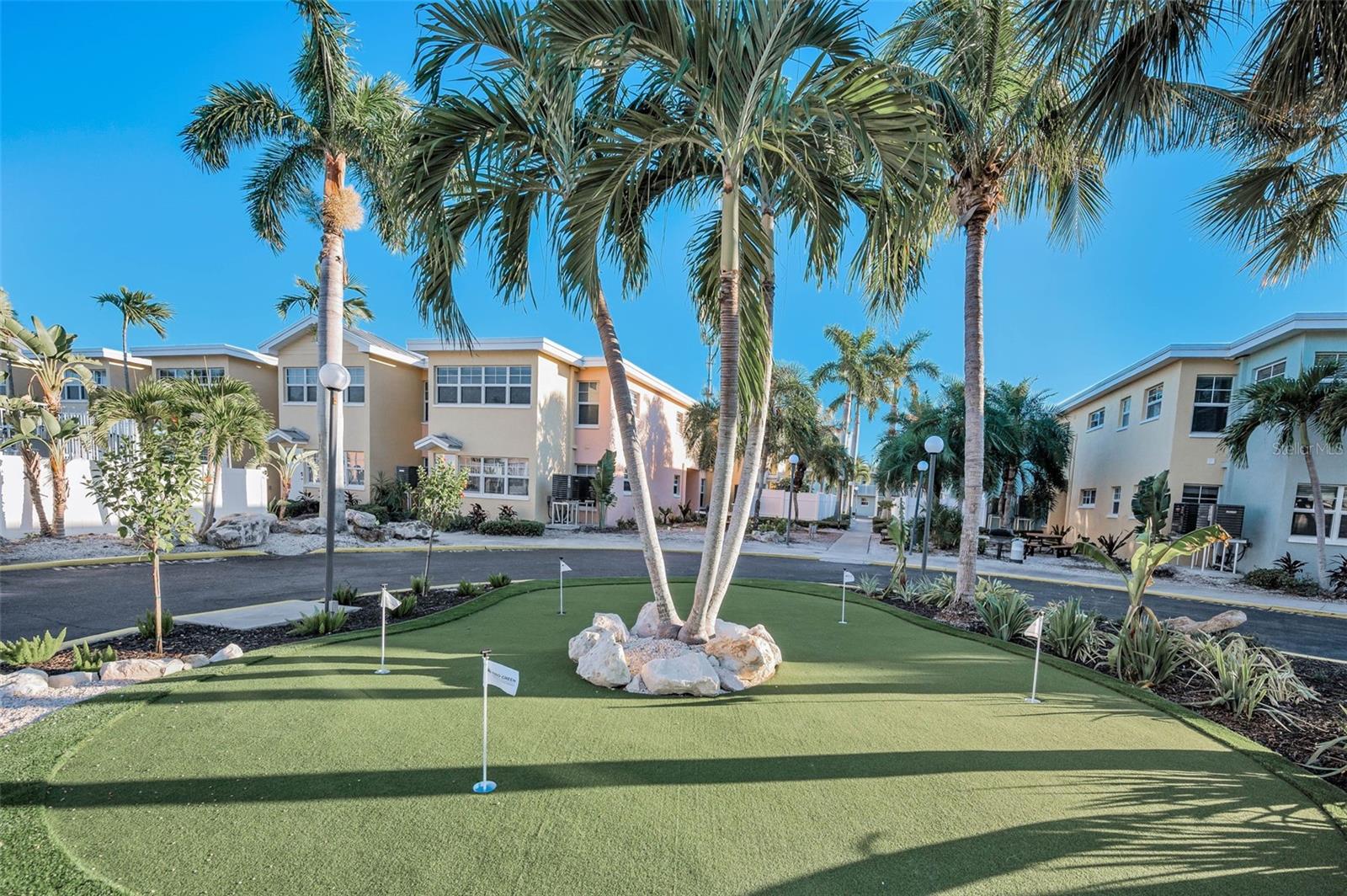 Image 40 of 48 For 19417 Gulf Boulevard F207