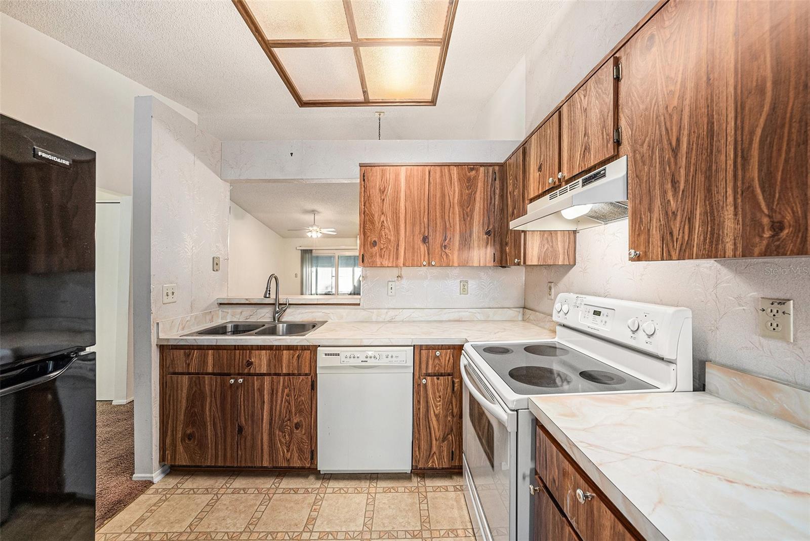 Image 8 of 19 For 3164 Claremont Place A