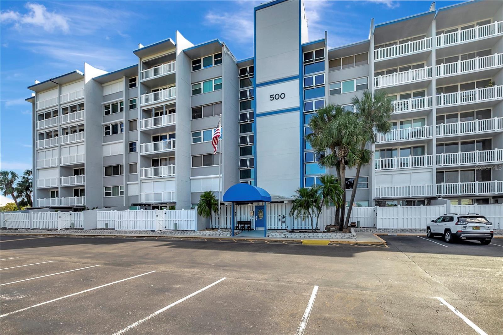 Image 3 of 22 For 500 Treasure Island Causeway 501