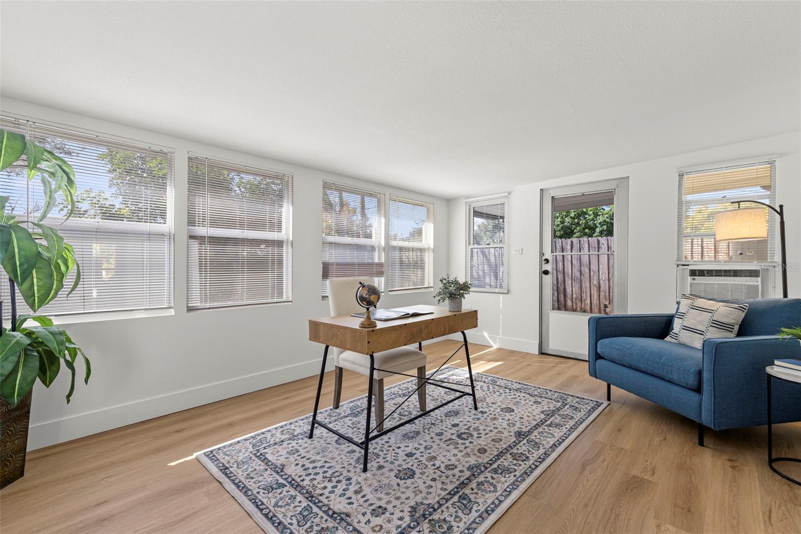 Image 15 of 24 For 10410 114th Avenue