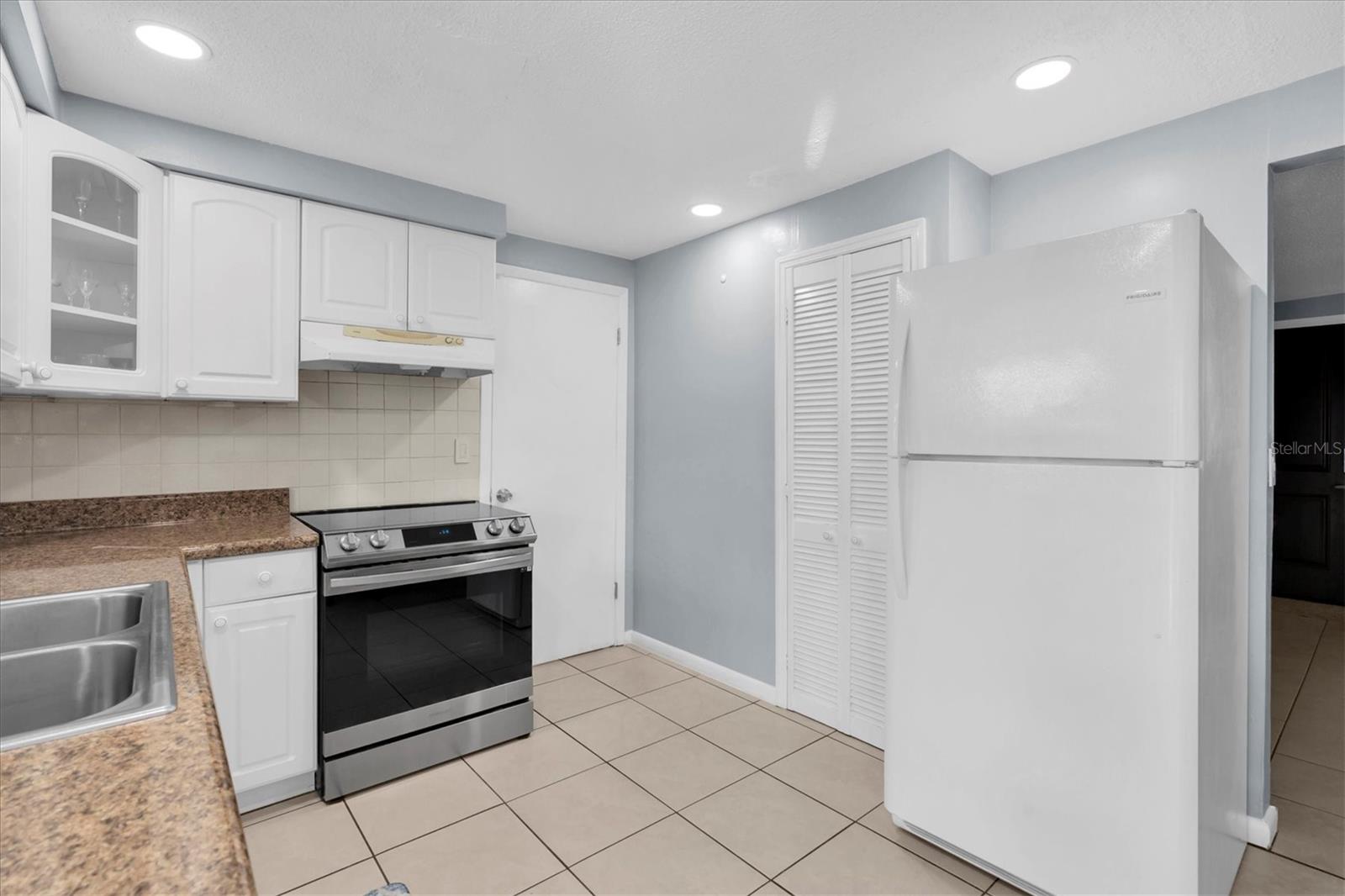 Image 9 of 30 For 8896 55th Street N