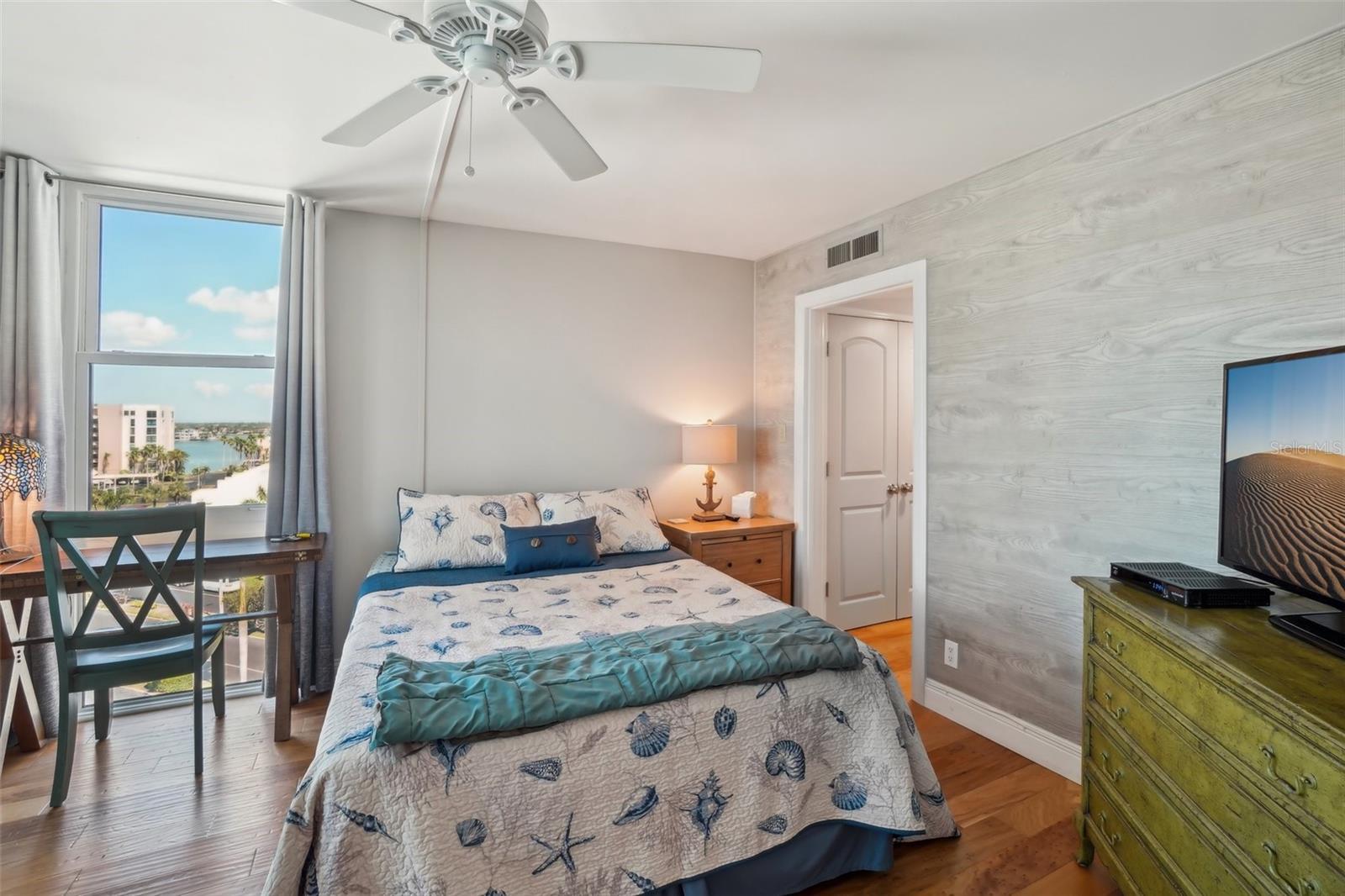 Image 23 of 53 For 7400 Sun Island Drive S 712