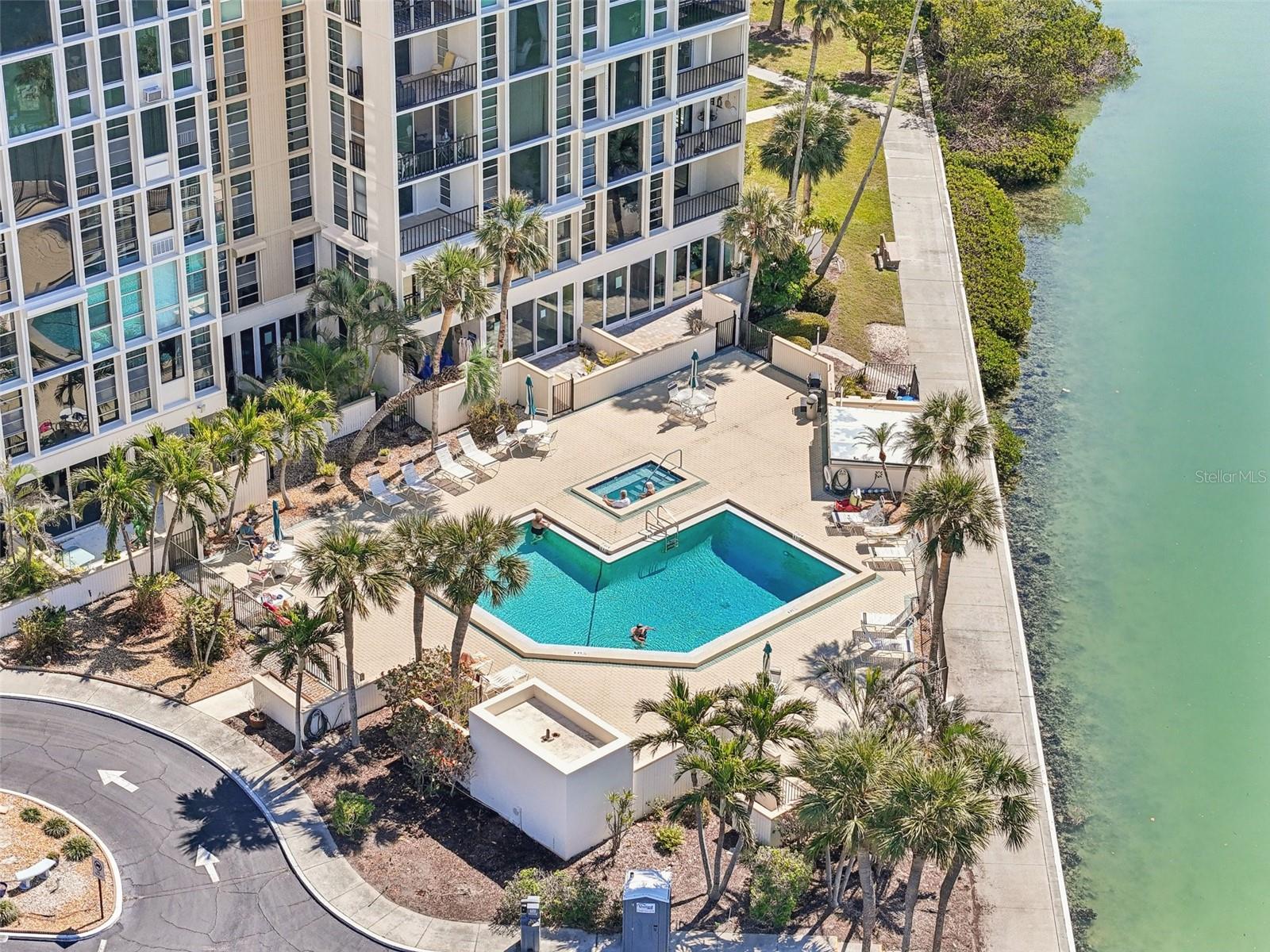 Image 3 of 53 For 7400 Sun Island Drive S 712