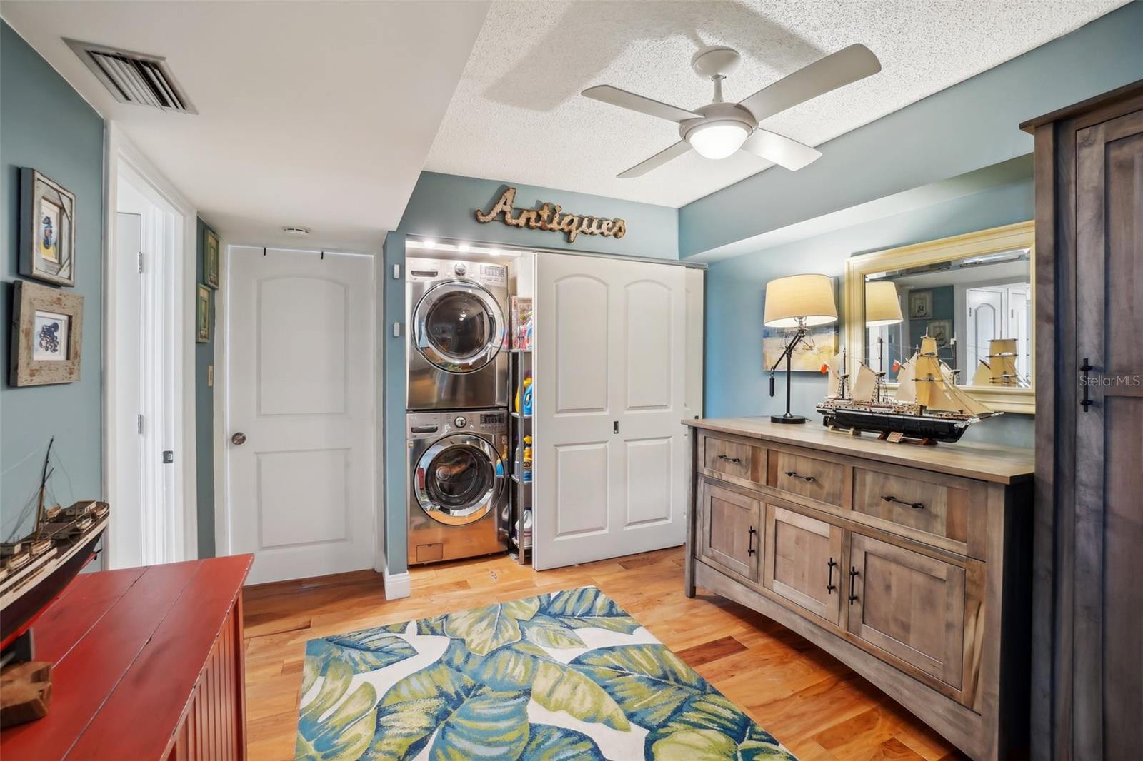 Image 32 of 53 For 7400 Sun Island Drive S 712