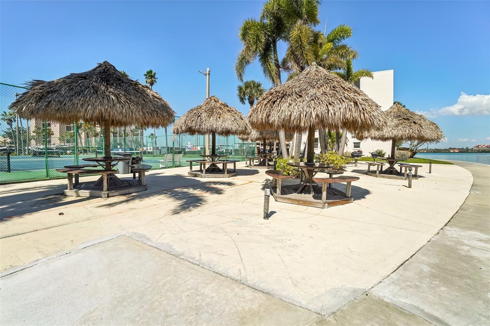 Image 38 of 53 For 7400 Sun Island Drive S 712