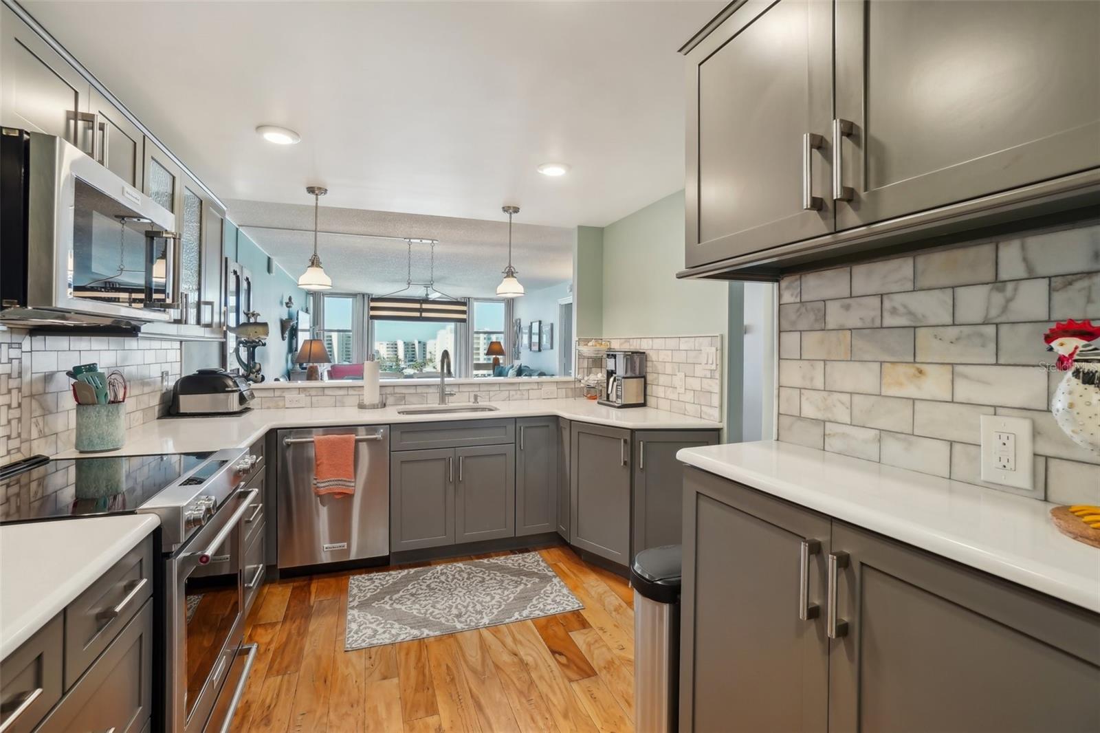 Image 4 of 53 For 7400 Sun Island Drive S 712