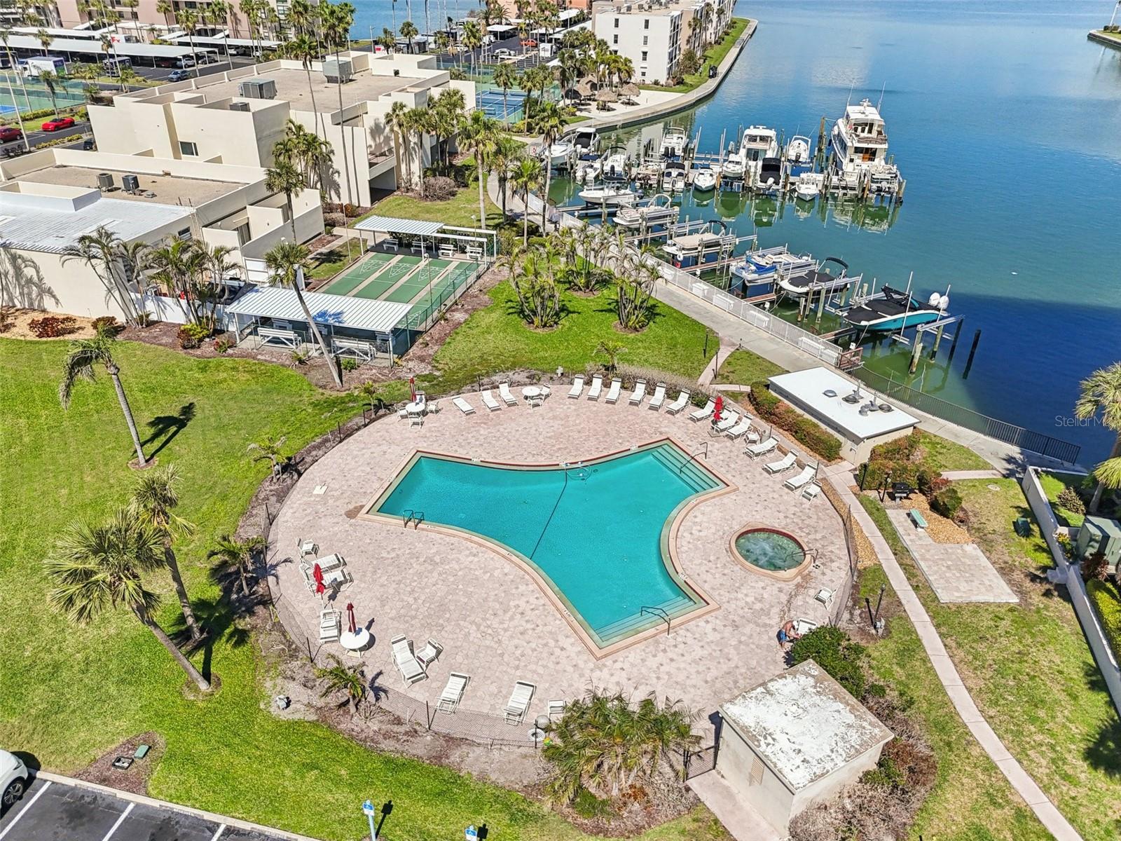 Image 45 of 53 For 7400 Sun Island Drive S 712