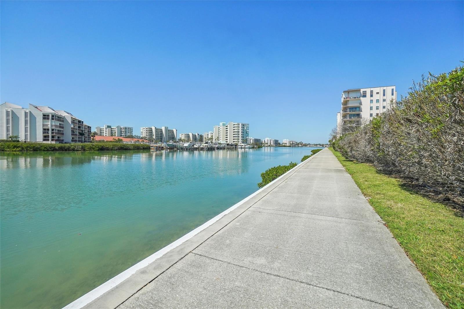 Image 46 of 53 For 7400 Sun Island Drive S 712