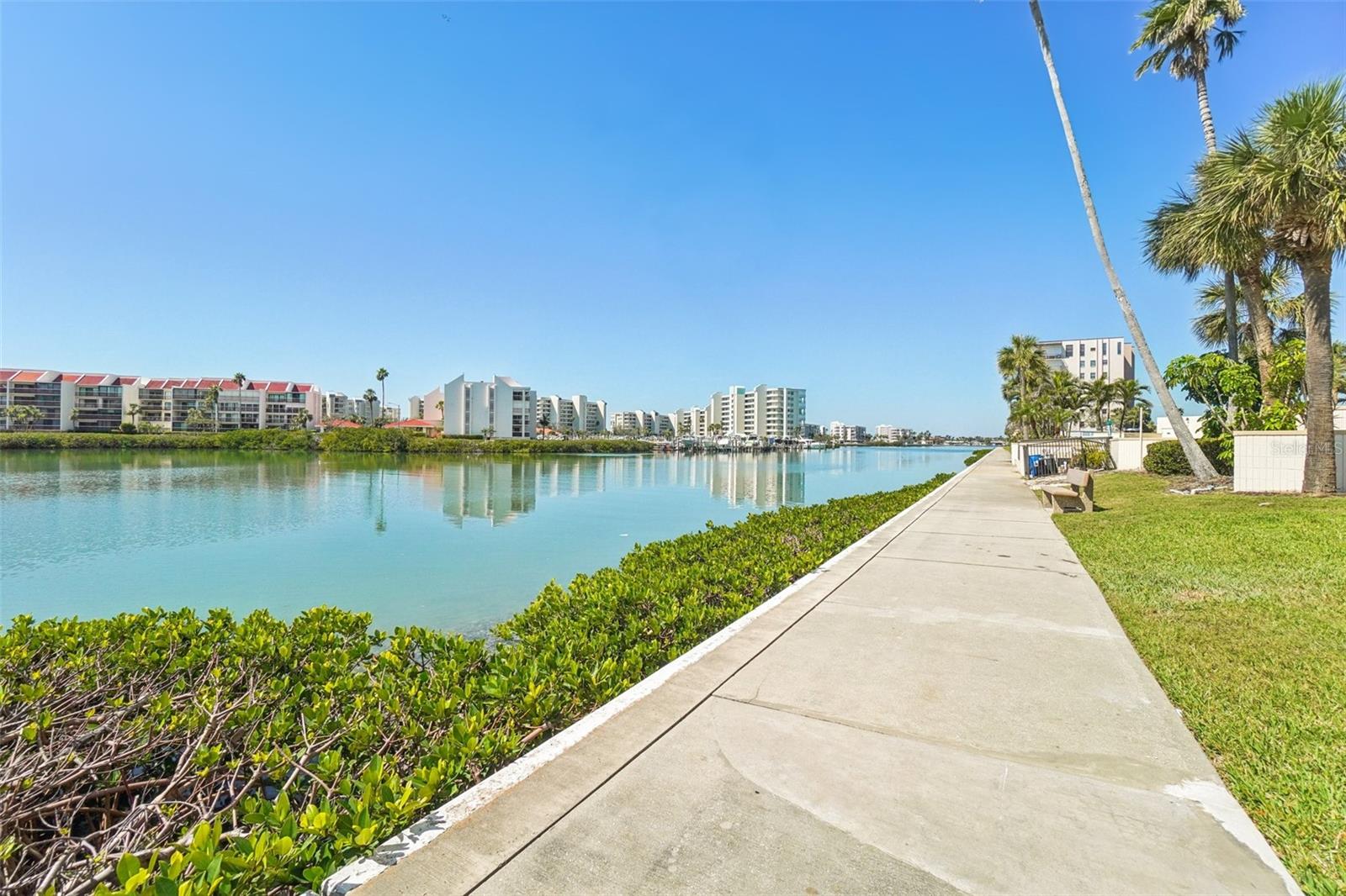 Image 47 of 53 For 7400 Sun Island Drive S 712