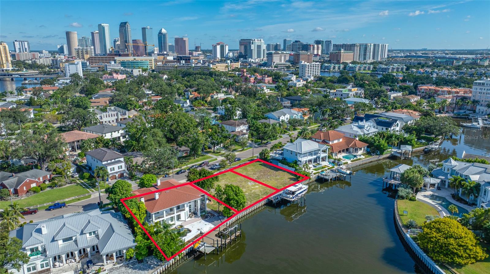 Image 4 of 13 For 104 Adalia Avenue