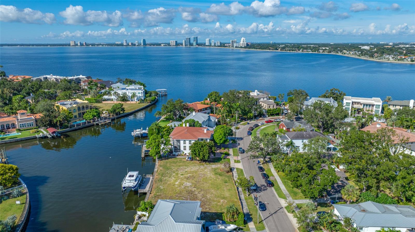 Image 9 of 13 For 104 Adalia Avenue