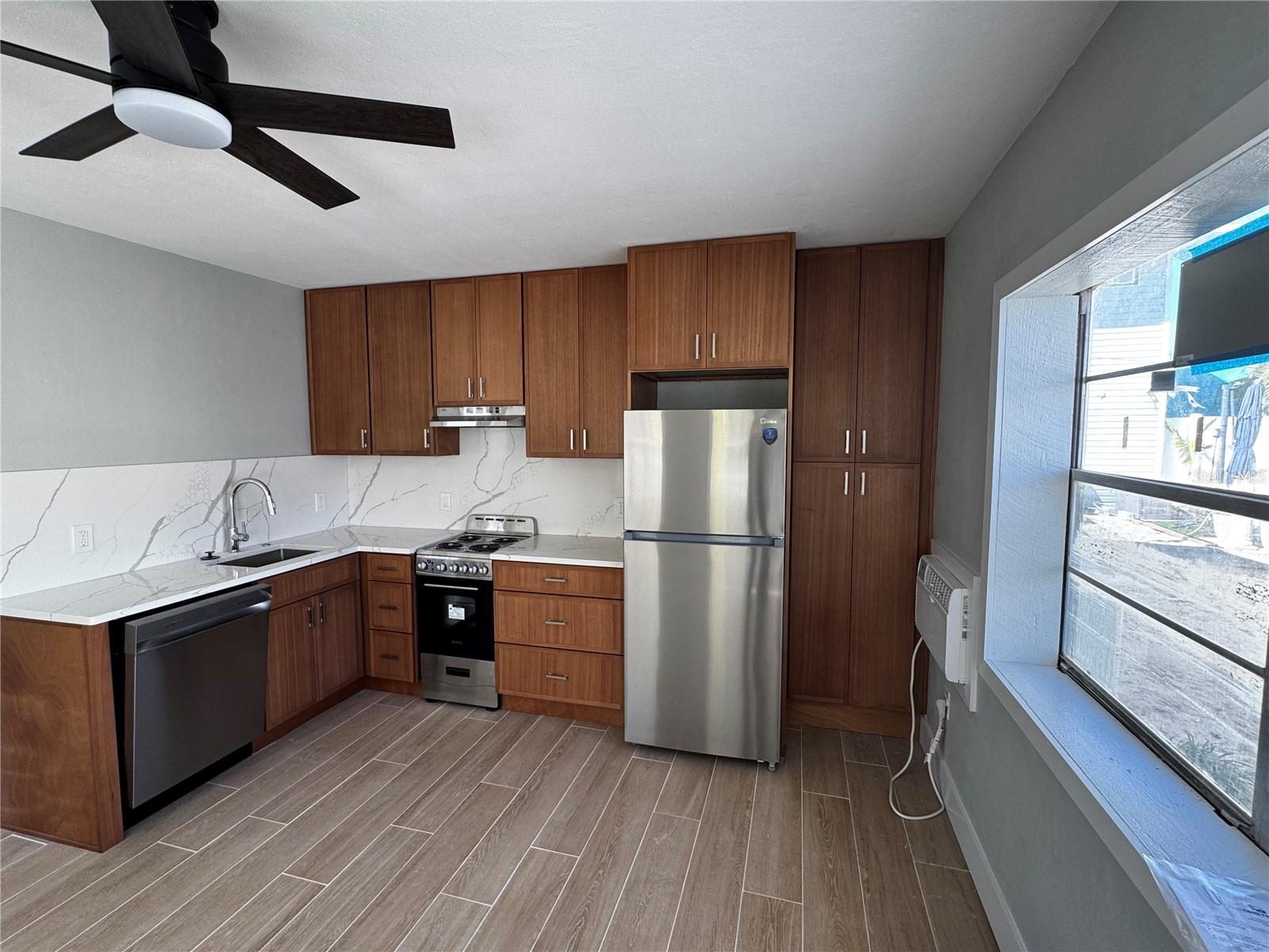 Image 2 of 10 For 7797 Gulf Boulevard 4