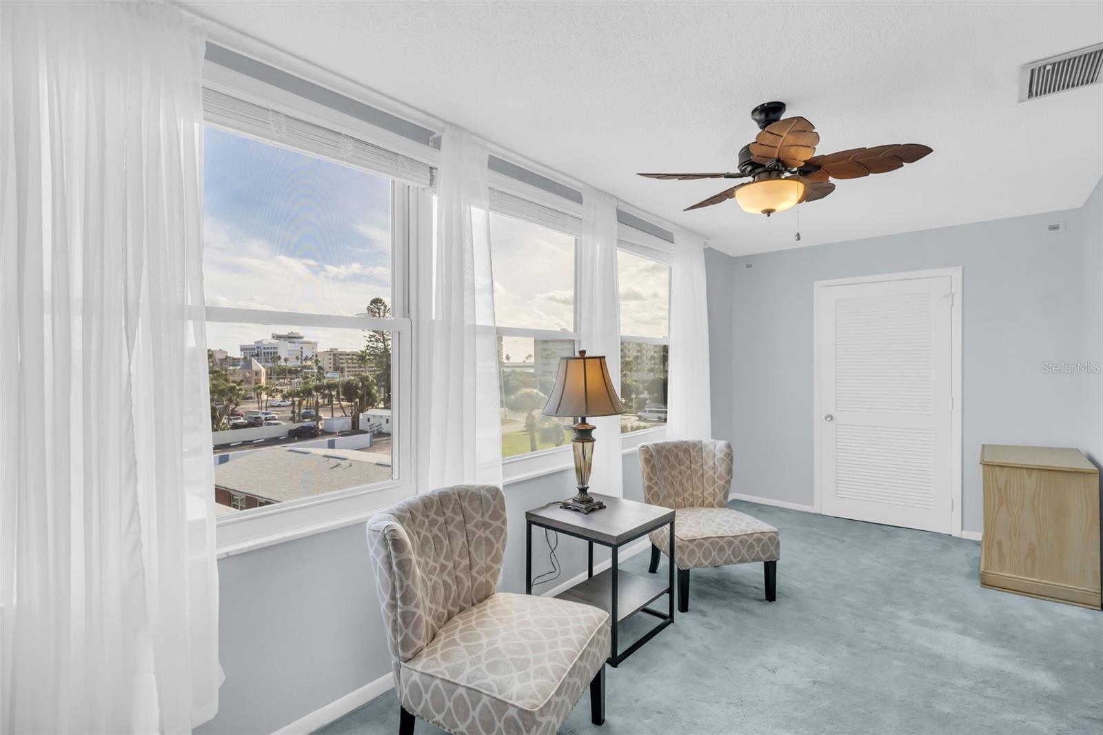 Image 14 of 36 For 5575 Gulf Boulevard 421