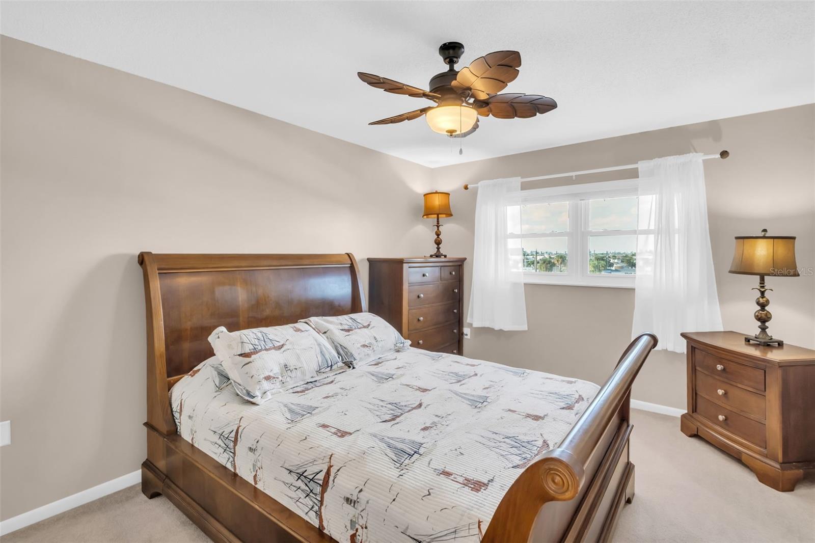 Image 16 of 36 For 5575 Gulf Boulevard 421