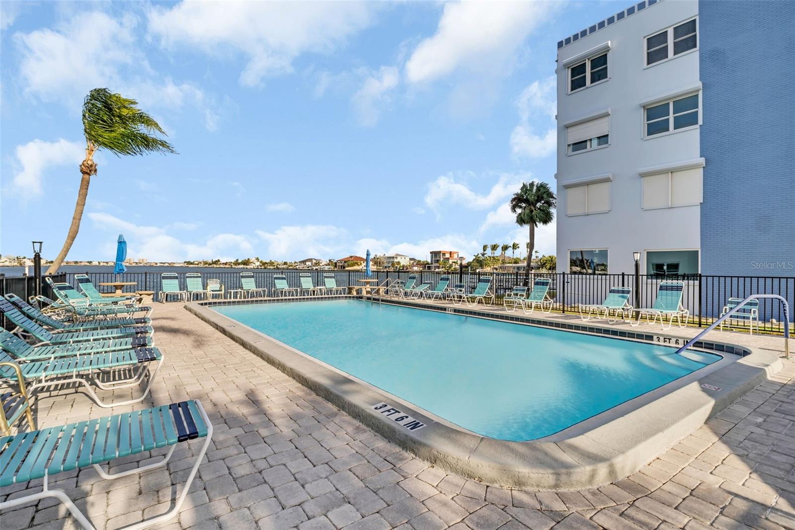 Image 27 of 36 For 5575 Gulf Boulevard 421