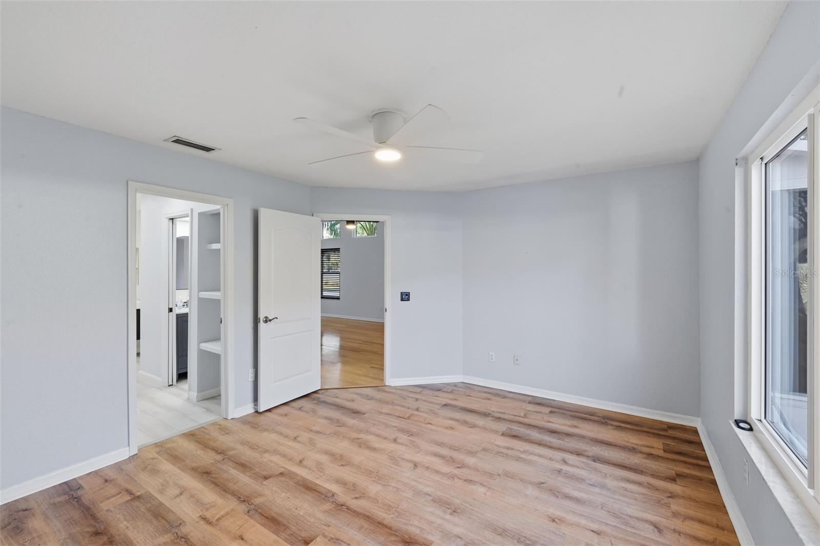 Image 13 of 42 For 21425 Clubside Loop