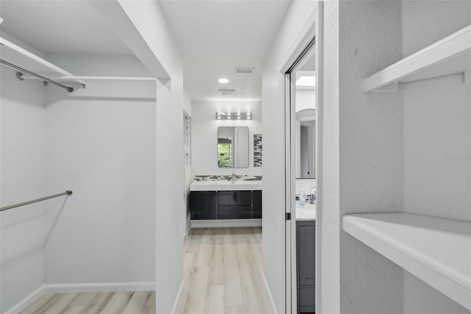 Image 15 of 42 For 21425 Clubside Loop