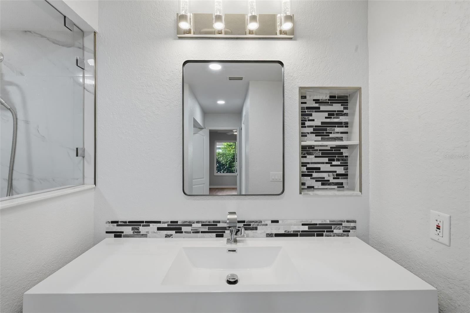 Image 16 of 42 For 21425 Clubside Loop