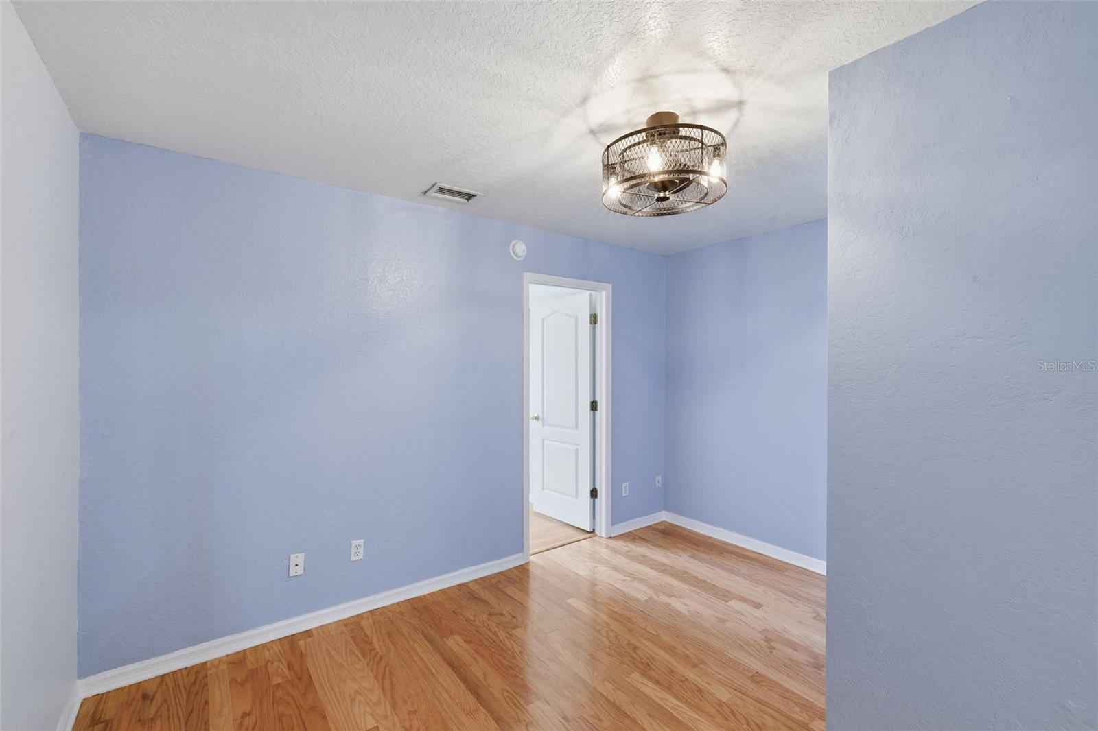 Image 19 of 42 For 21425 Clubside Loop