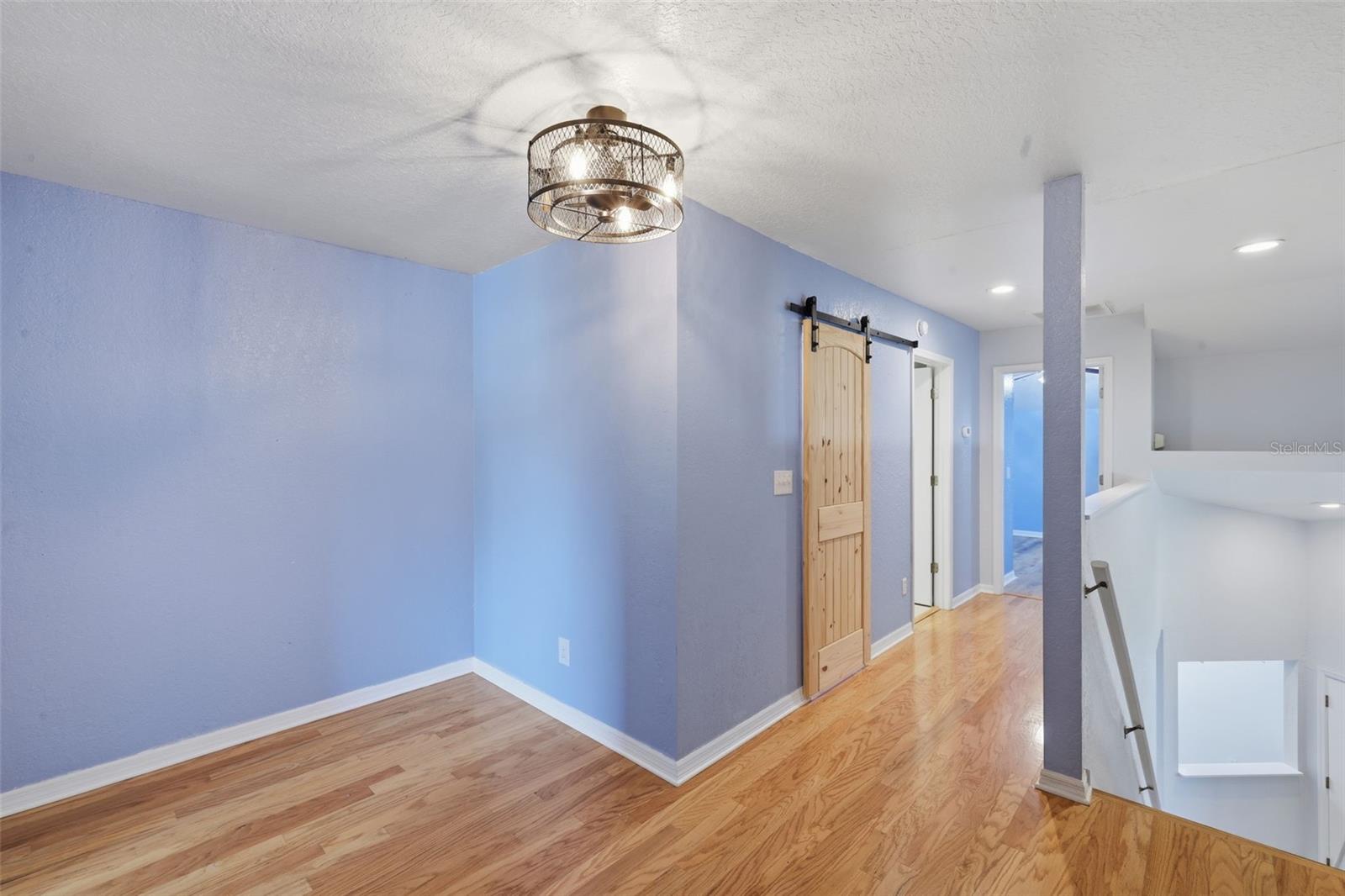 Image 20 of 42 For 21425 Clubside Loop