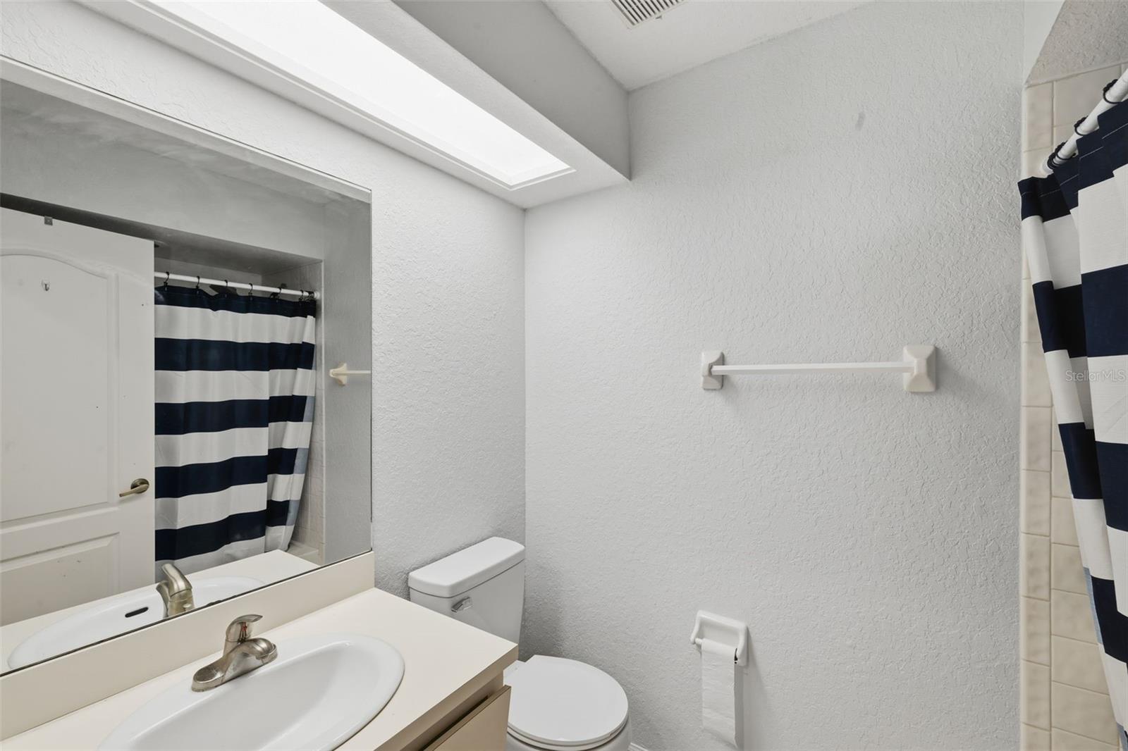 Image 23 of 42 For 21425 Clubside Loop