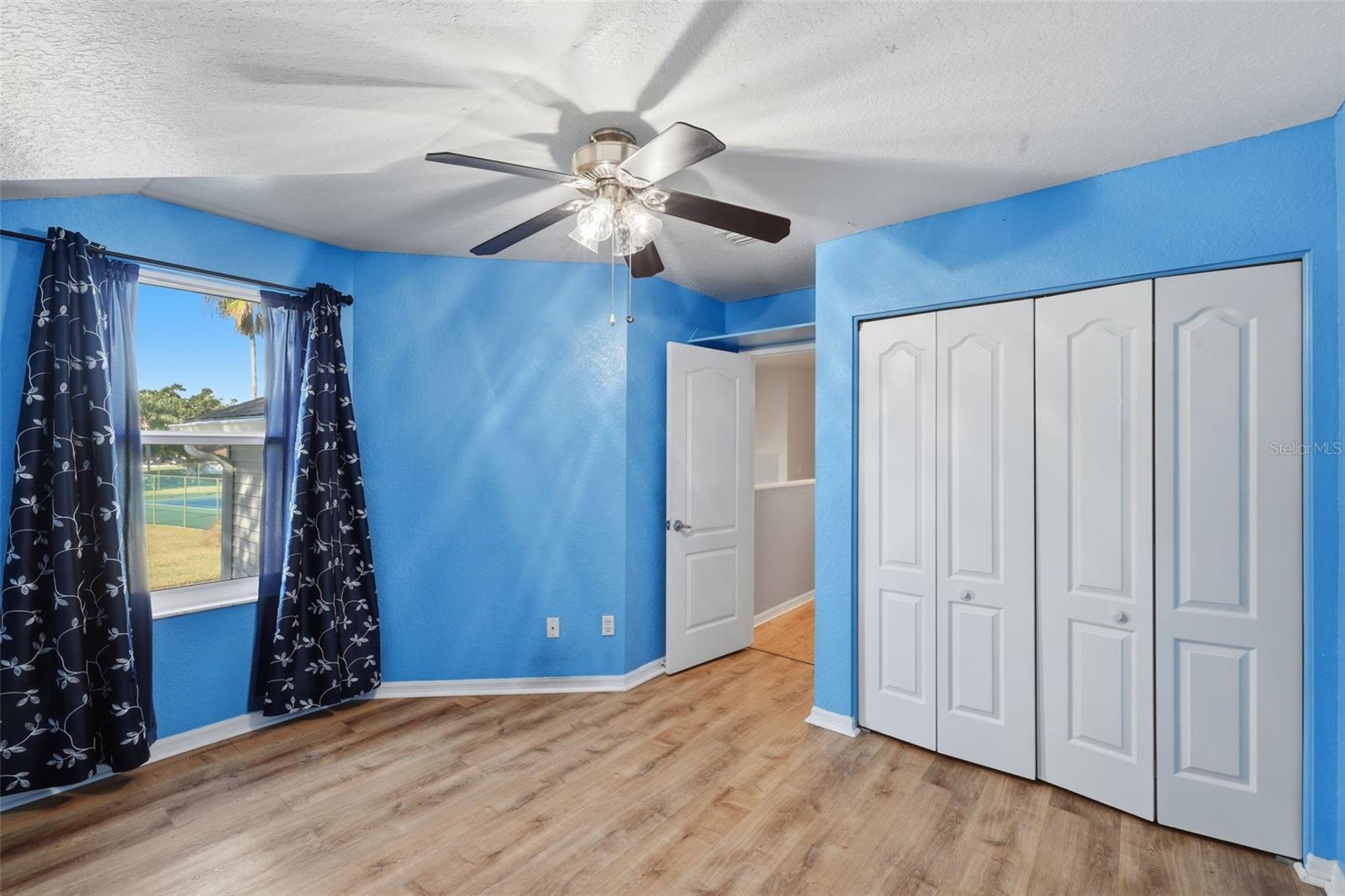 Image 25 of 42 For 21425 Clubside Loop