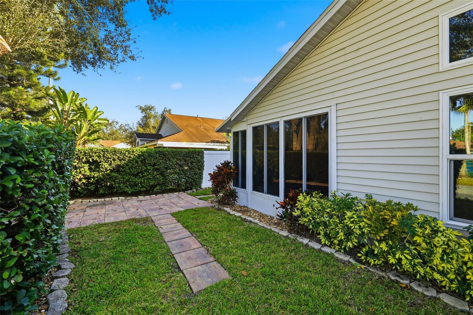 Image 28 of 42 For 21425 Clubside Loop