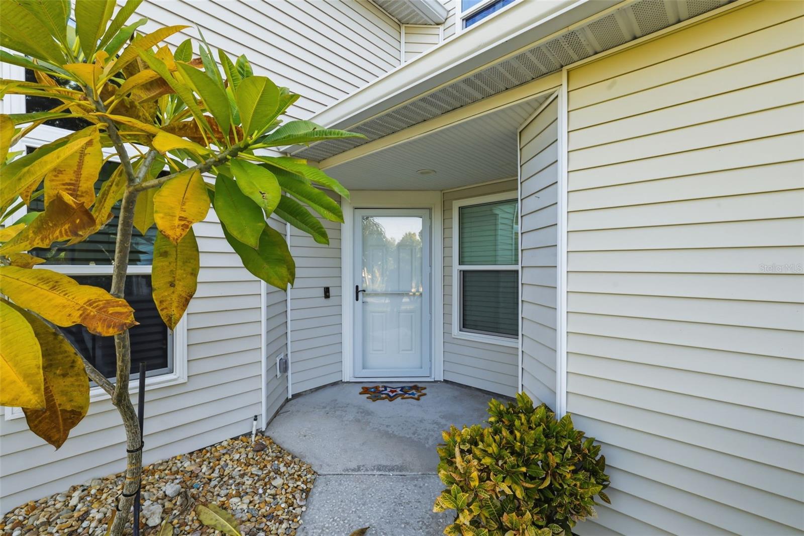 Image 3 of 42 For 21425 Clubside Loop