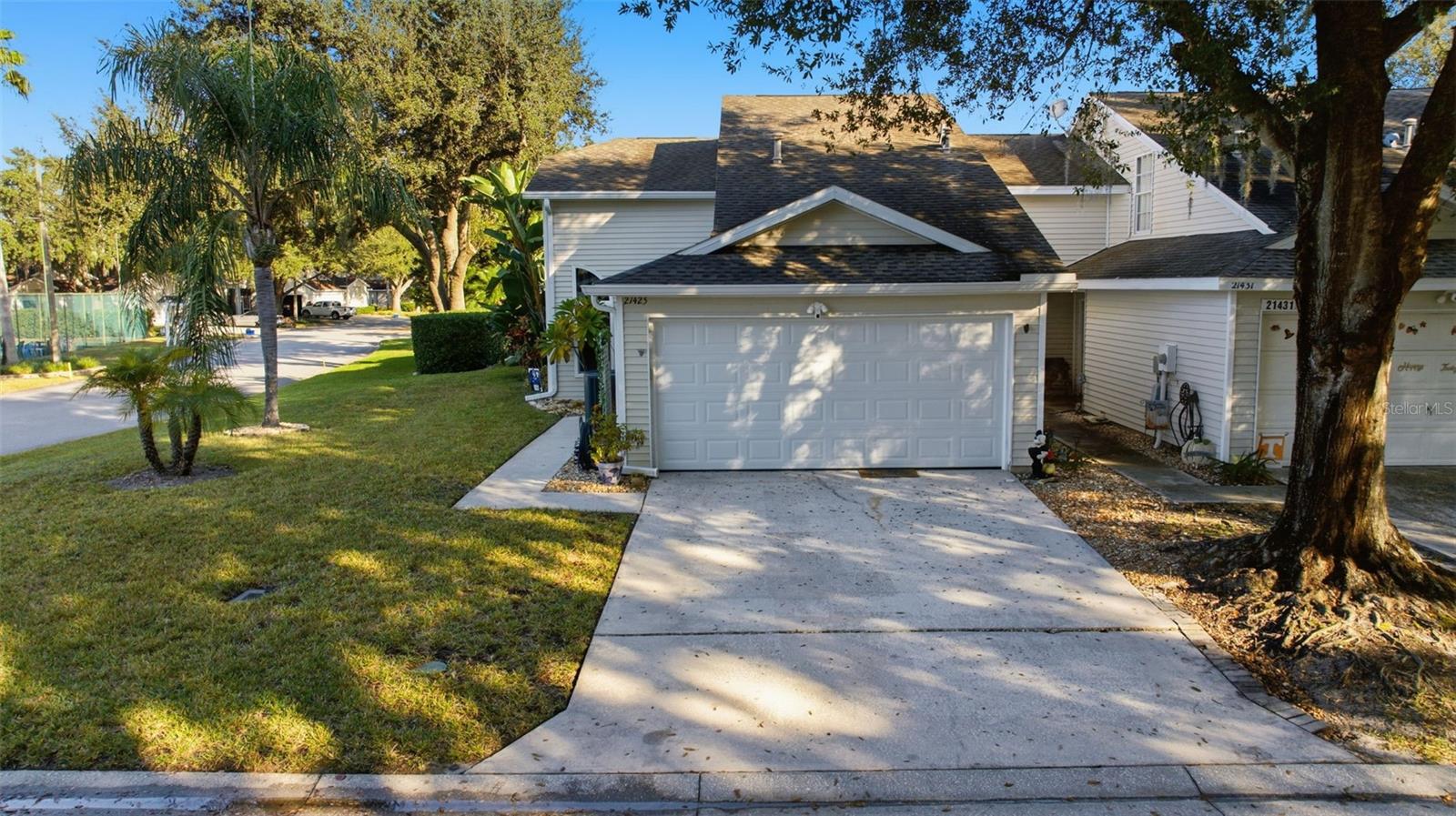 Image 30 of 42 For 21425 Clubside Loop